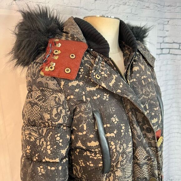 Desigual Badajoz lace print beaded embroidered puffer coat size 38 or US small - Picture 5 of 15